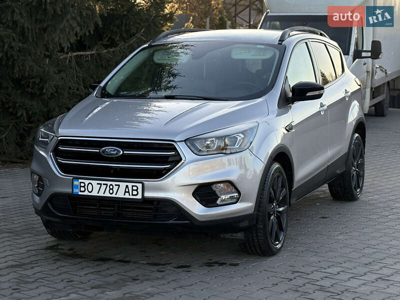 Внедорожник / Кроссовер Ford Escape 2016 в Тернополе