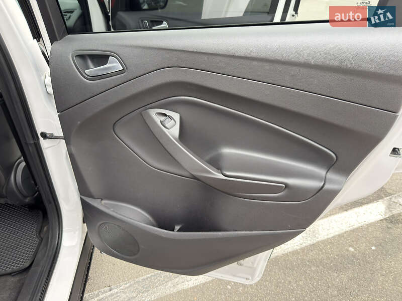 Позашляховик / Кросовер Ford Escape 2017 в Києві