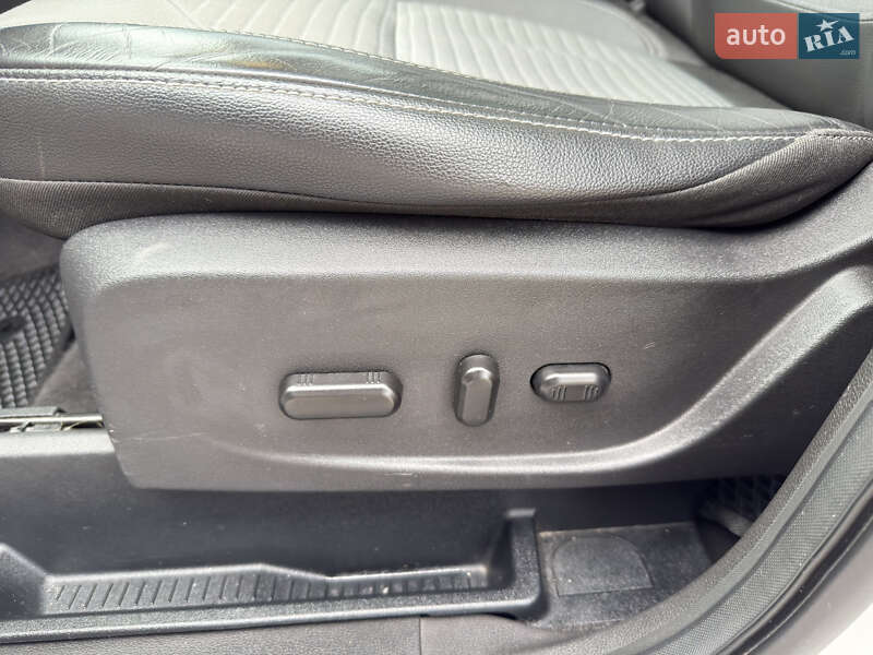 Позашляховик / Кросовер Ford Escape 2017 в Києві