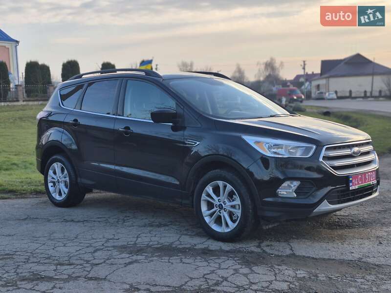 Внедорожник / Кроссовер Ford Escape 2018 в Дубно