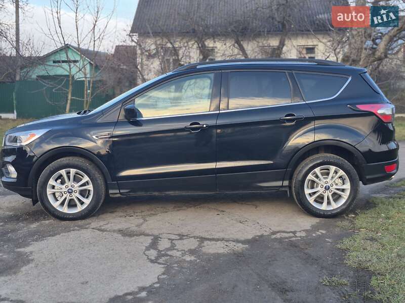 Внедорожник / Кроссовер Ford Escape 2018 в Дубно