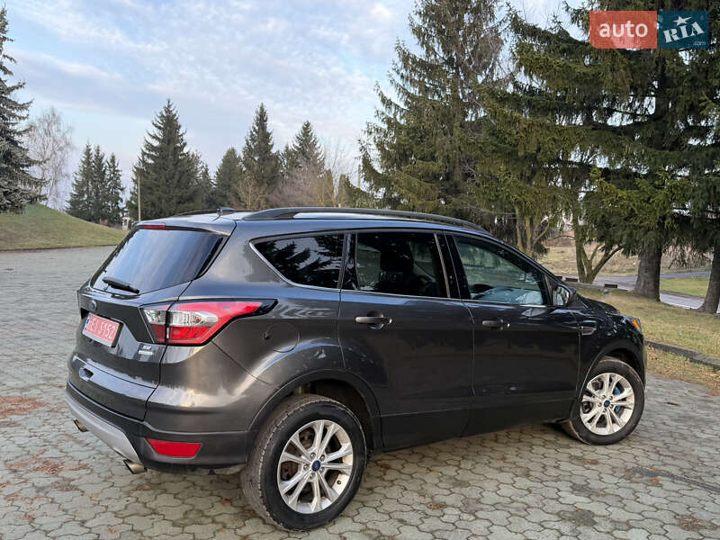 Внедорожник / Кроссовер Ford Escape 2017 в Дубно