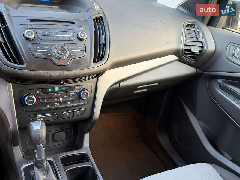 Внедорожник / Кроссовер Ford Escape 2017 в Дубно