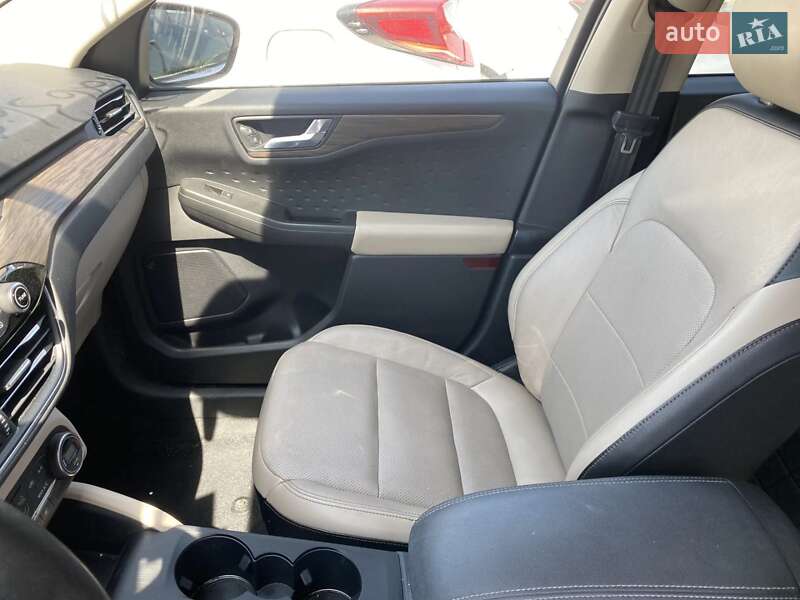 Внедорожник / Кроссовер Ford Escape 2019 в Львове