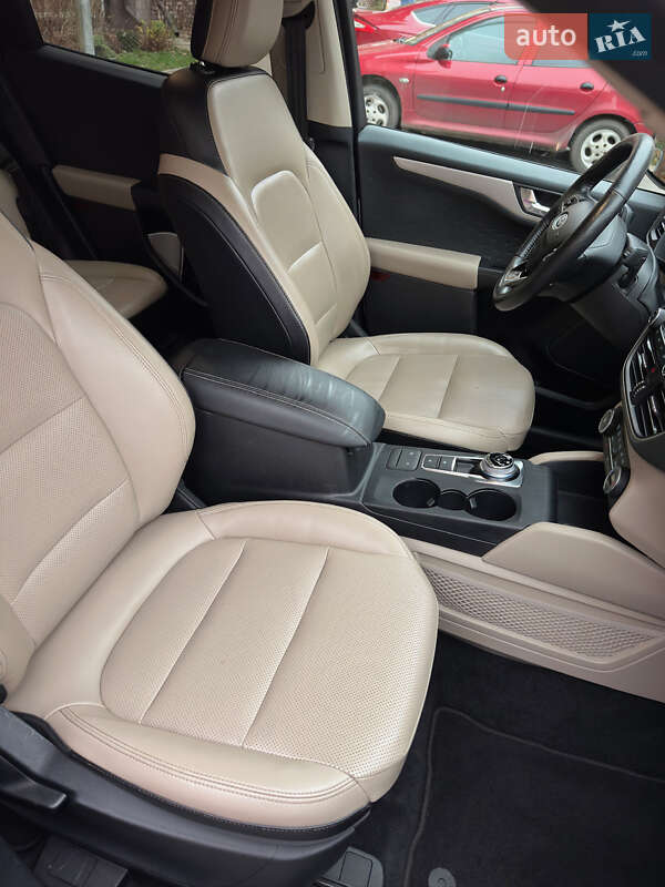 Внедорожник / Кроссовер Ford Escape 2019 в Киеве