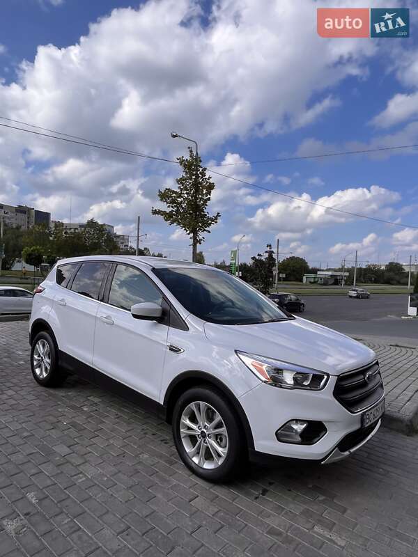 Внедорожник / Кроссовер Ford Escape 2017 в Львове