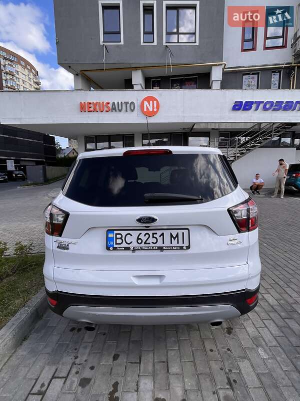 Внедорожник / Кроссовер Ford Escape 2017 в Львове