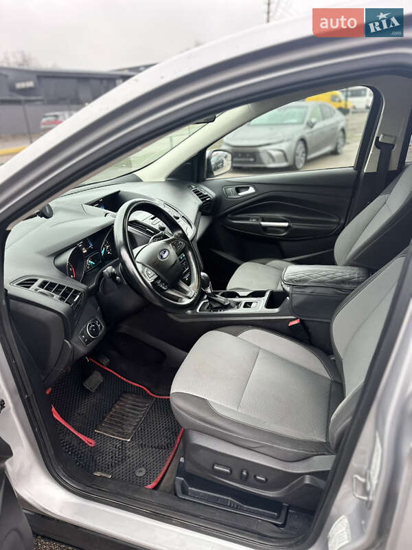 Внедорожник / Кроссовер Ford Escape 2016 в Киеве