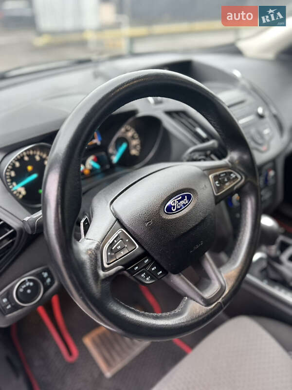 Внедорожник / Кроссовер Ford Escape 2016 в Киеве