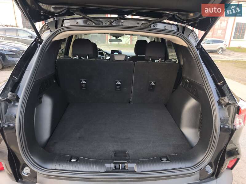 Внедорожник / Кроссовер Ford Escape 2020 в Стрые