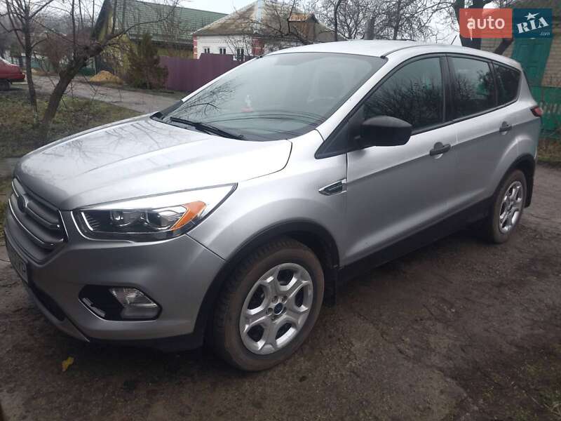 Внедорожник / Кроссовер Ford Escape 2017 в Лозовой