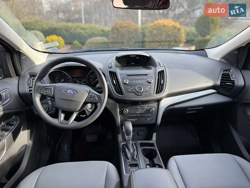 Внедорожник / Кроссовер Ford Escape 2017 в Шепетовке