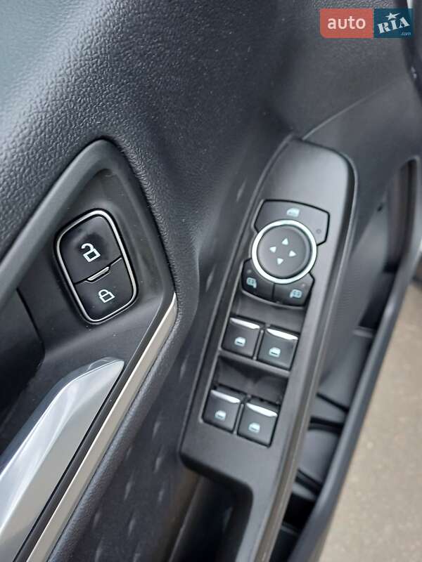 Внедорожник / Кроссовер Ford Escape 2020 в Николаеве