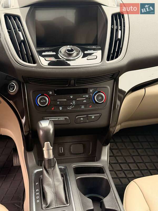 Позашляховик / Кросовер Ford Escape 2016 в Харкові