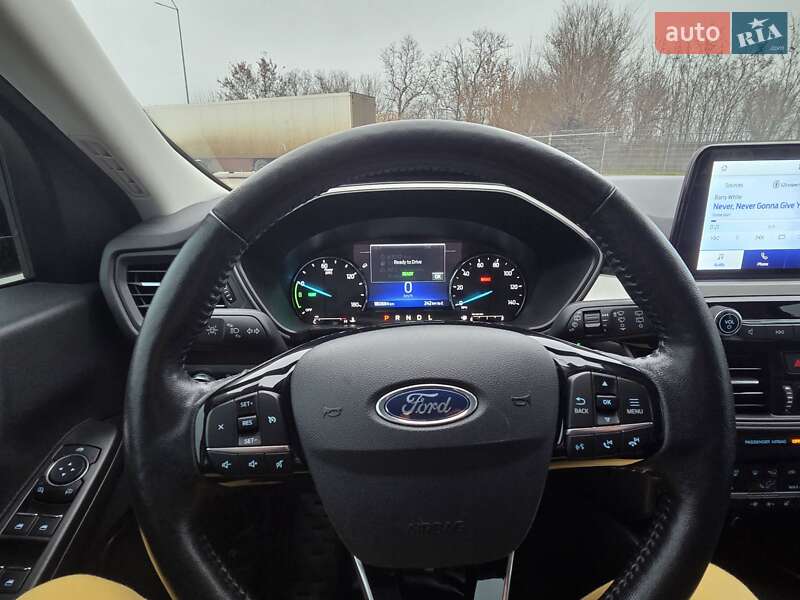 Позашляховик / Кросовер Ford Escape 2021 в Дніпрі