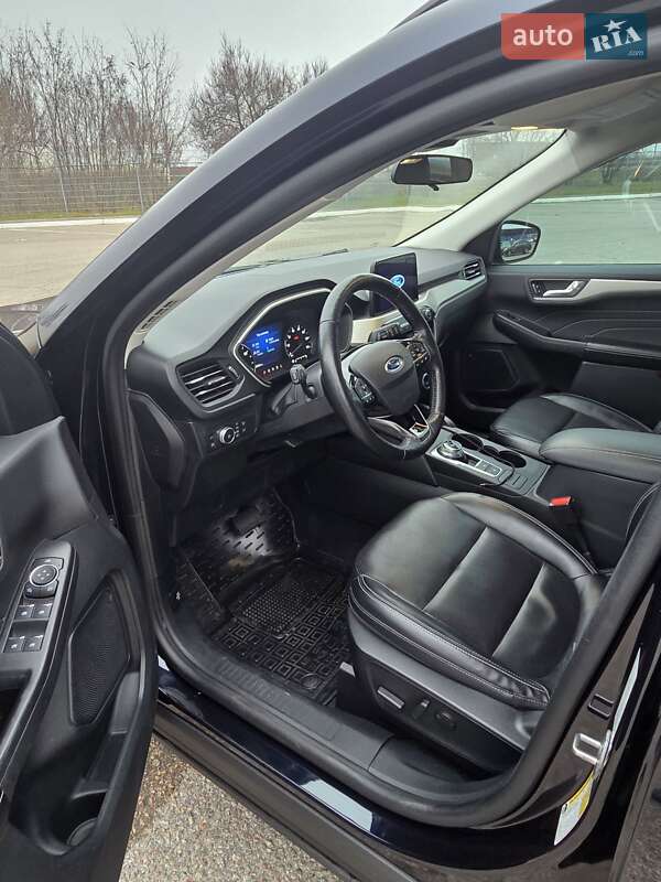 Позашляховик / Кросовер Ford Escape 2021 в Дніпрі