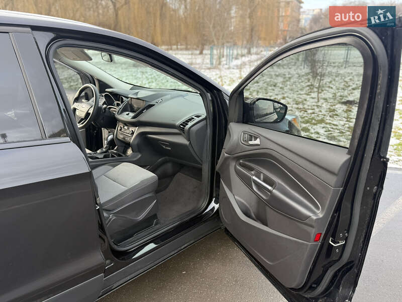 Внедорожник / Кроссовер Ford Escape 2019 в Ивано-Франковске