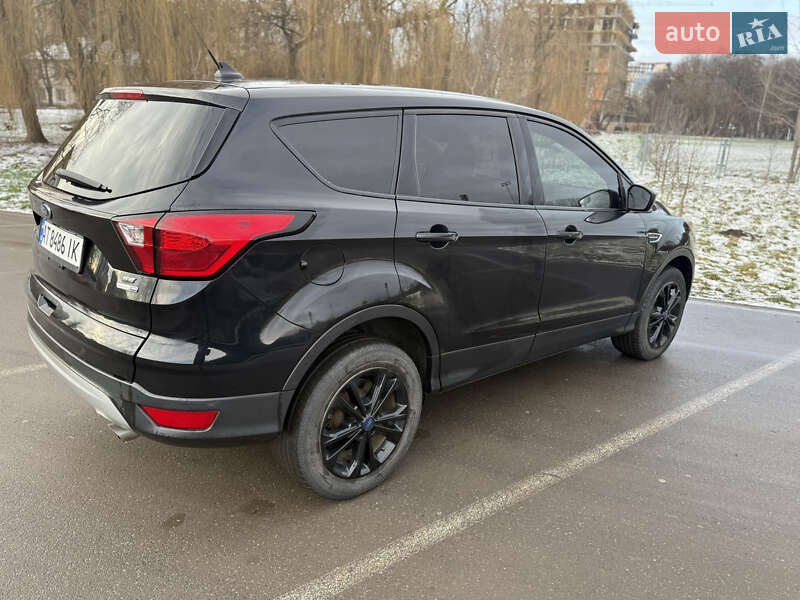 Внедорожник / Кроссовер Ford Escape 2019 в Ивано-Франковске