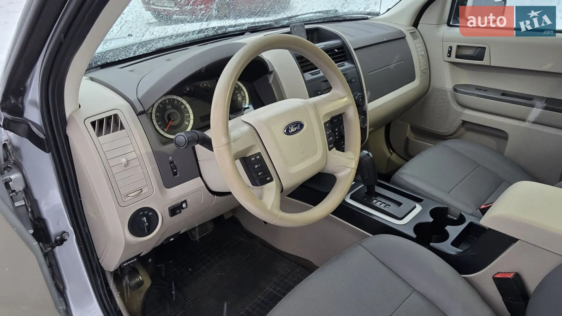 2010 Ford Escape - мініатюра 12
