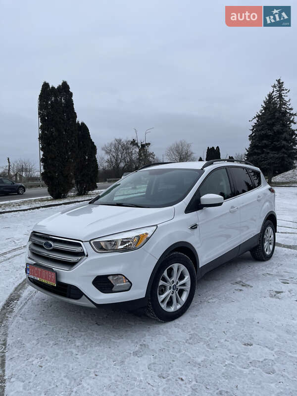 Позашляховик / Кросовер Ford Escape 2016 в Дубні