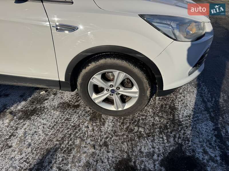 Позашляховик / Кросовер Ford Escape 2014 в Ужгороді