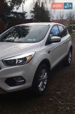 Внедорожник / Кроссовер Ford Escape 2017 в Житомире