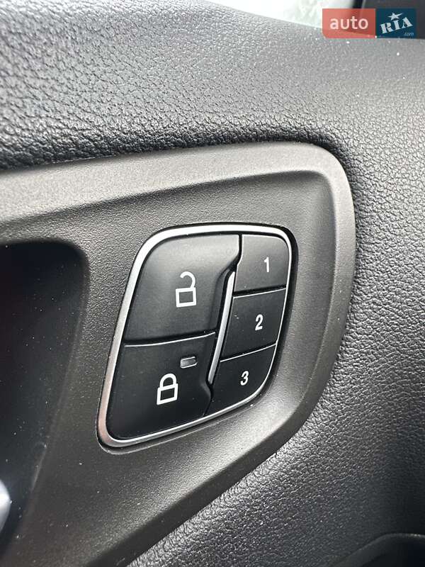 Позашляховик / Кросовер Ford Escape 2016 в Білогородці фото 39 Позашляховик / Кросовер Ford Escape 2016 в Білогородці