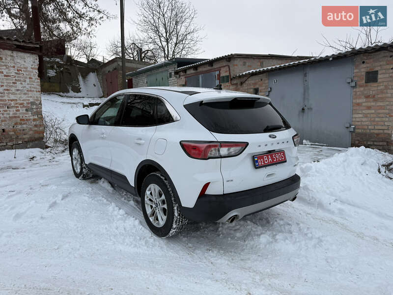 Позашляховик / Кросовер Ford Escape 2020 в Умані