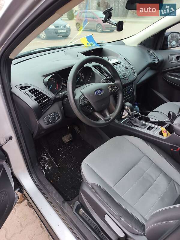 Позашляховик / Кросовер Ford Escape 2016 в Києві фото 13 Позашляховик / Кросовер Ford Escape 2016 в Києві