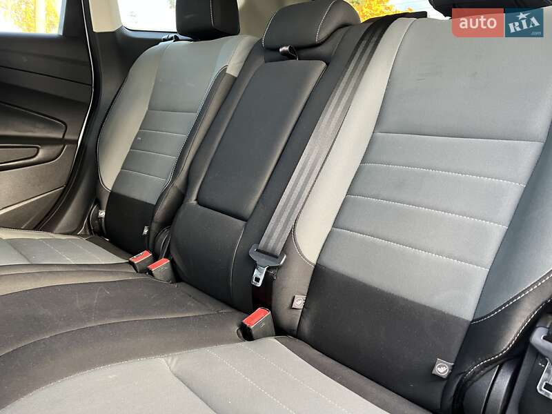 Позашляховик / Кросовер Ford Escape 2016 в Івано-Франківську