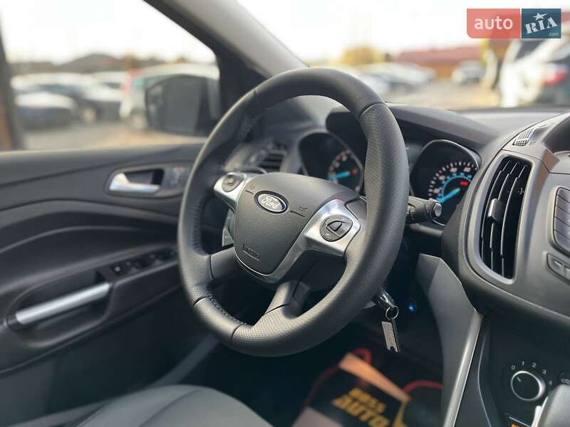 Позашляховик / Кросовер Ford Escape 2016 в Івано-Франківську