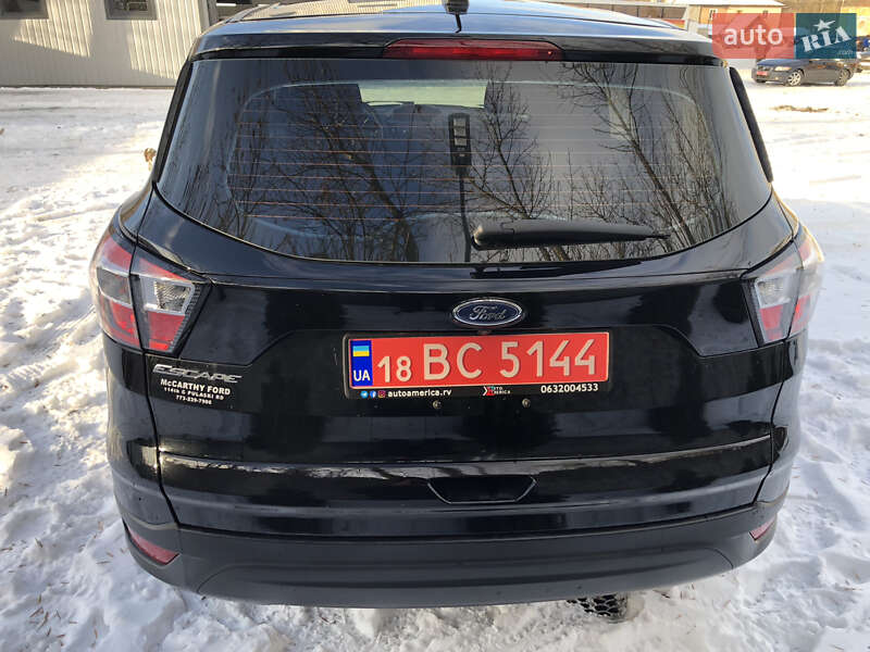Позашляховик / Кросовер Ford Escape 2017 в Рівному