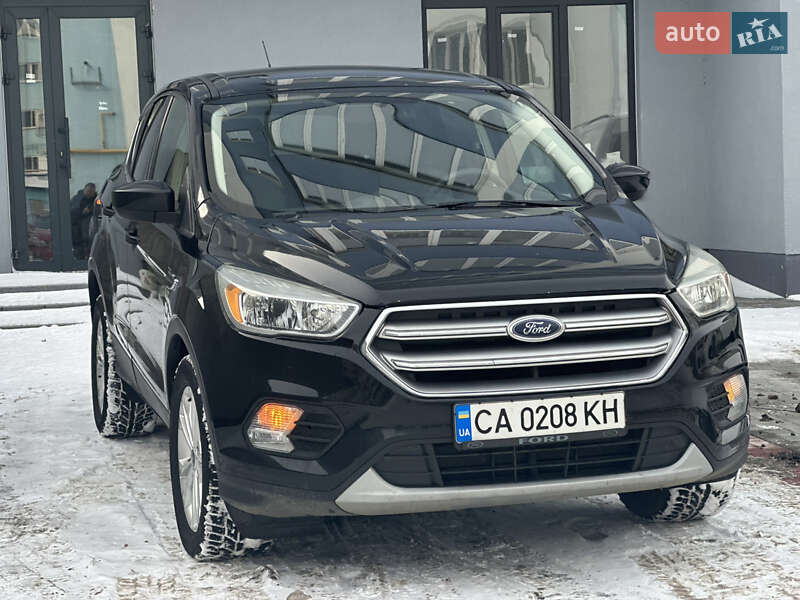 Позашляховик / Кросовер Ford Escape 2017 в Черкасах