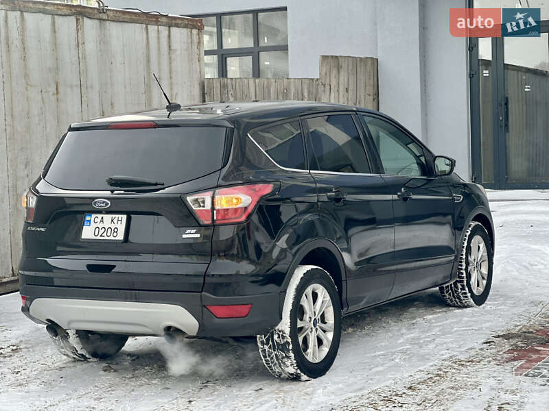 Позашляховик / Кросовер Ford Escape 2017 в Черкасах