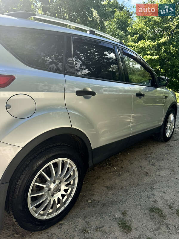 Внедорожник / Кроссовер Ford Escape 2012 в Черновцах