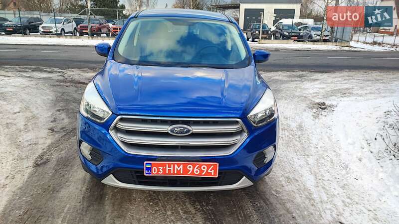 Внедорожник / Кроссовер Ford Escape 2017 в Дубно