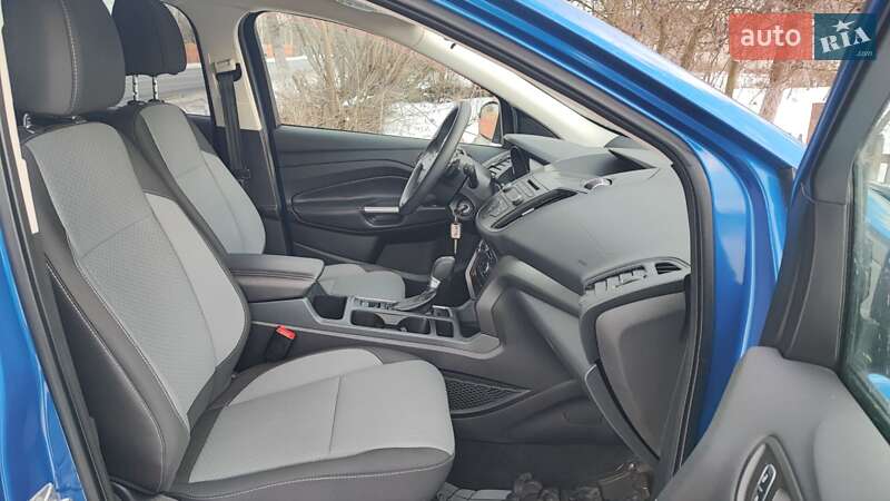 Внедорожник / Кроссовер Ford Escape 2017 в Дубно