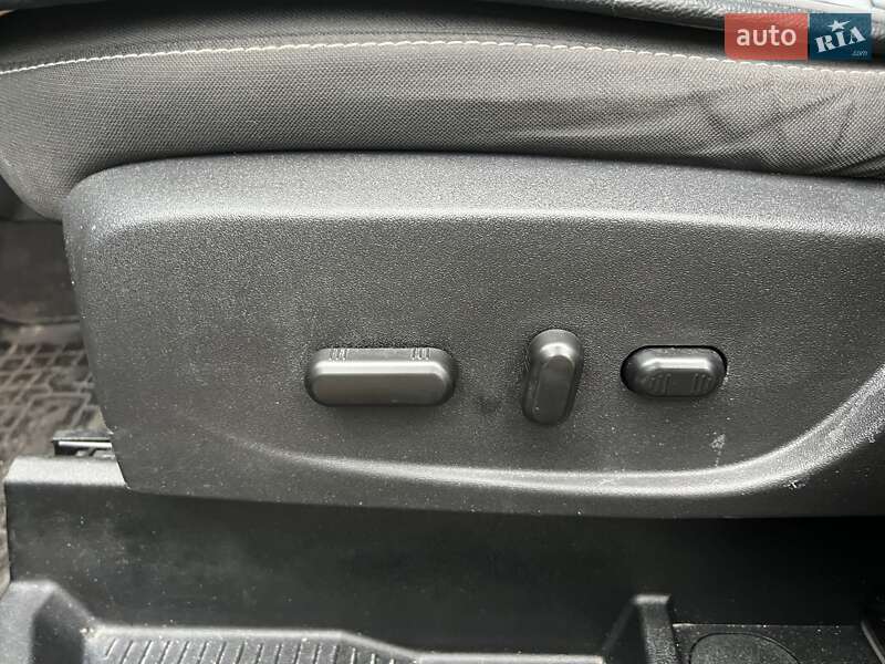 Внедорожник / Кроссовер Ford Escape 2018 в Одессе