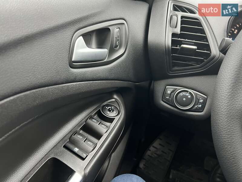 Внедорожник / Кроссовер Ford Escape 2018 в Одессе