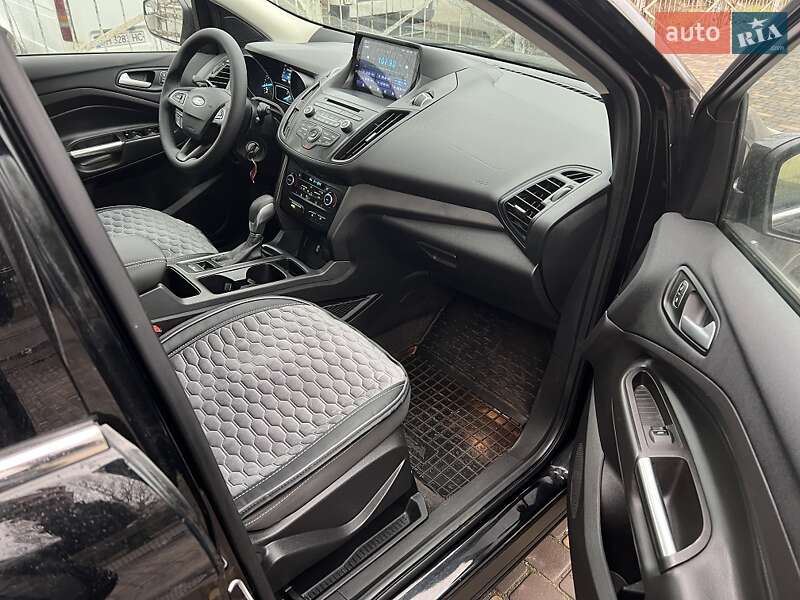 Внедорожник / Кроссовер Ford Escape 2018 в Одессе