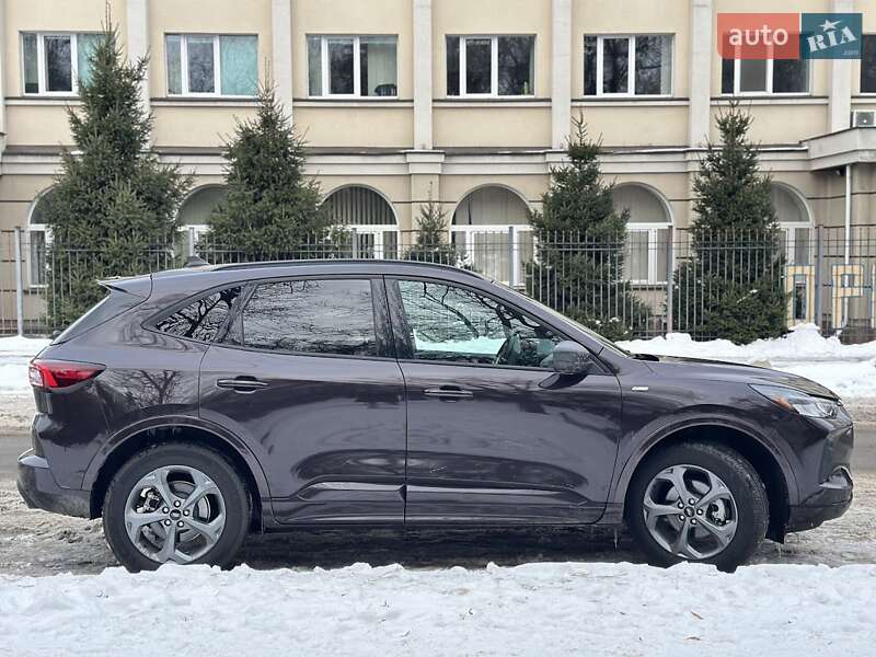 Внедорожник / Кроссовер Ford Escape 2023 в Киеве