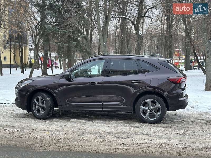Внедорожник / Кроссовер Ford Escape 2023 в Киеве