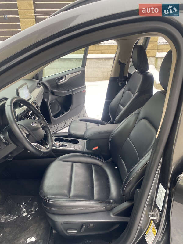 Позашляховик / Кросовер Ford Escape 2020 в Львові