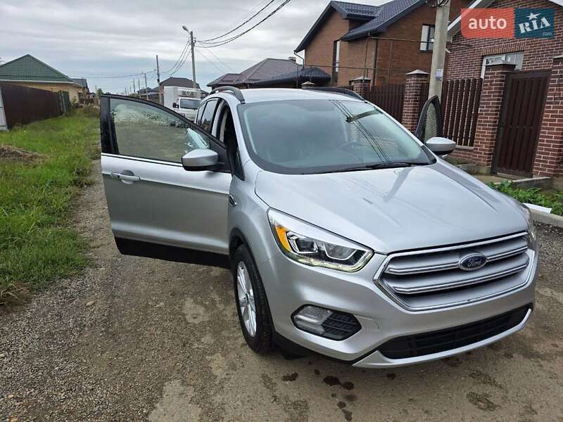 Внедорожник / Кроссовер Ford Escape 2017 в Одессе