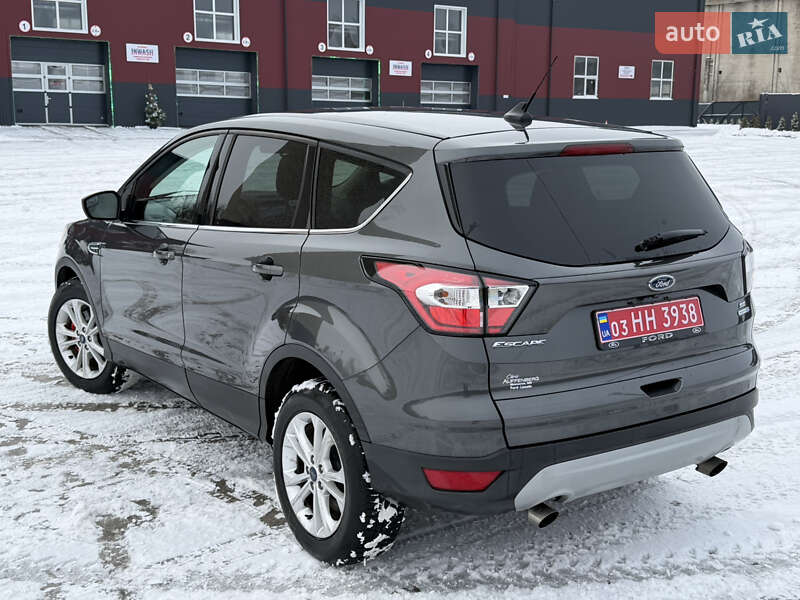 Внедорожник / Кроссовер Ford Escape 2018 в Дубно
