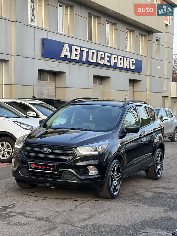 Внедорожник / Кроссовер Ford Escape 2018 в Одессе