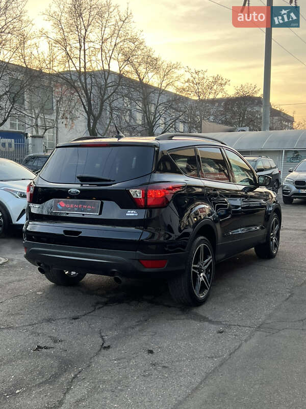 Внедорожник / Кроссовер Ford Escape 2018 в Одессе