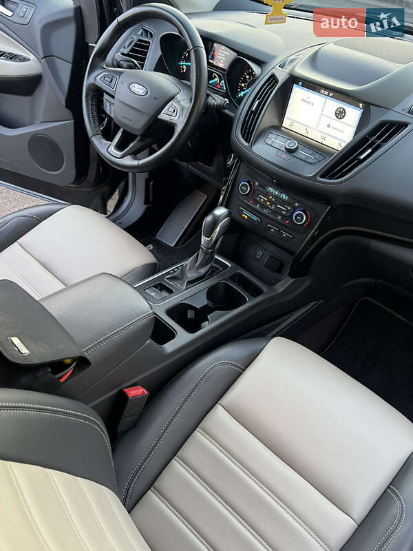 Внедорожник / Кроссовер Ford Escape 2018 в Одессе