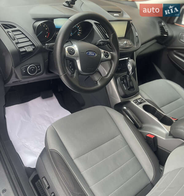 Внедорожник / Кроссовер Ford Escape 2015 в Тернополе