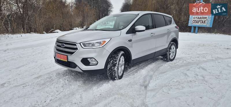 Внедорожник / Кроссовер Ford Escape 2017 в Дубно